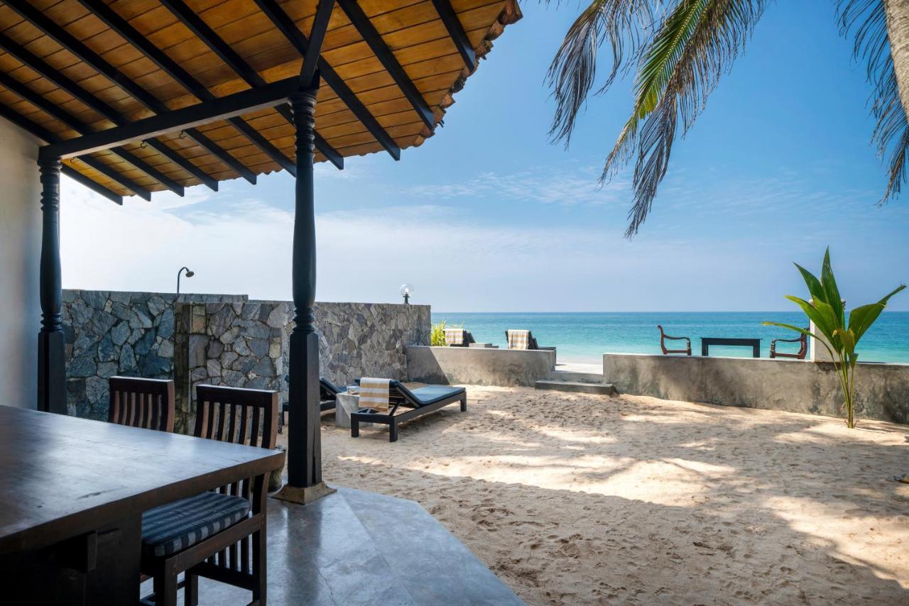 Blue Parrot Beach Villa Ambalangoda  Exterior foto